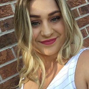 Meet your Posher, Nadia